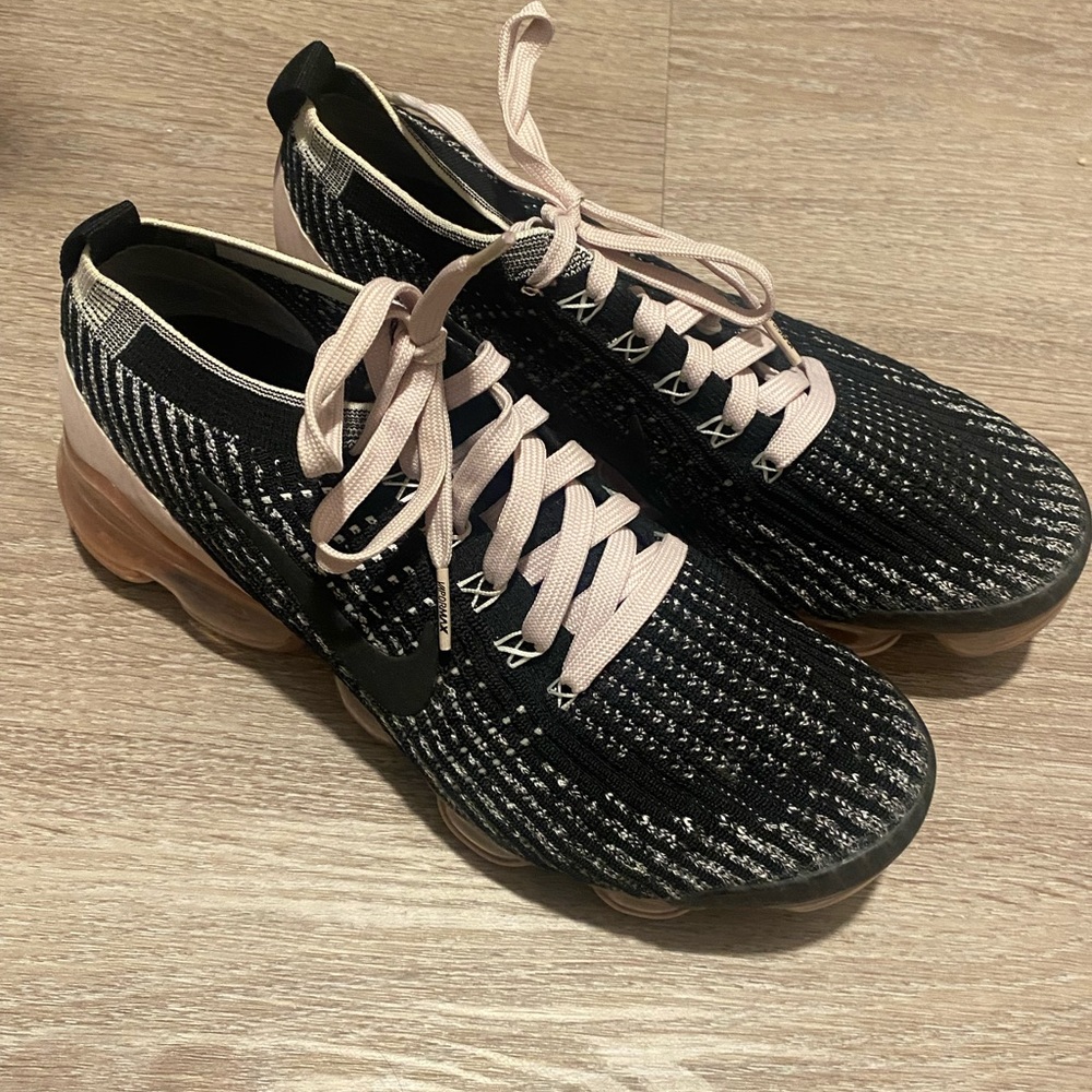 NIKE VAPOR MAX NEW